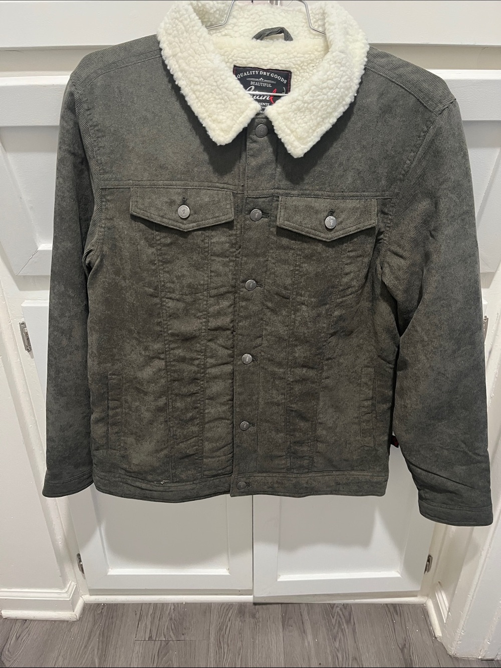 Men's Sherpa-Lined Trucker Jacket -olive with Cream Collar